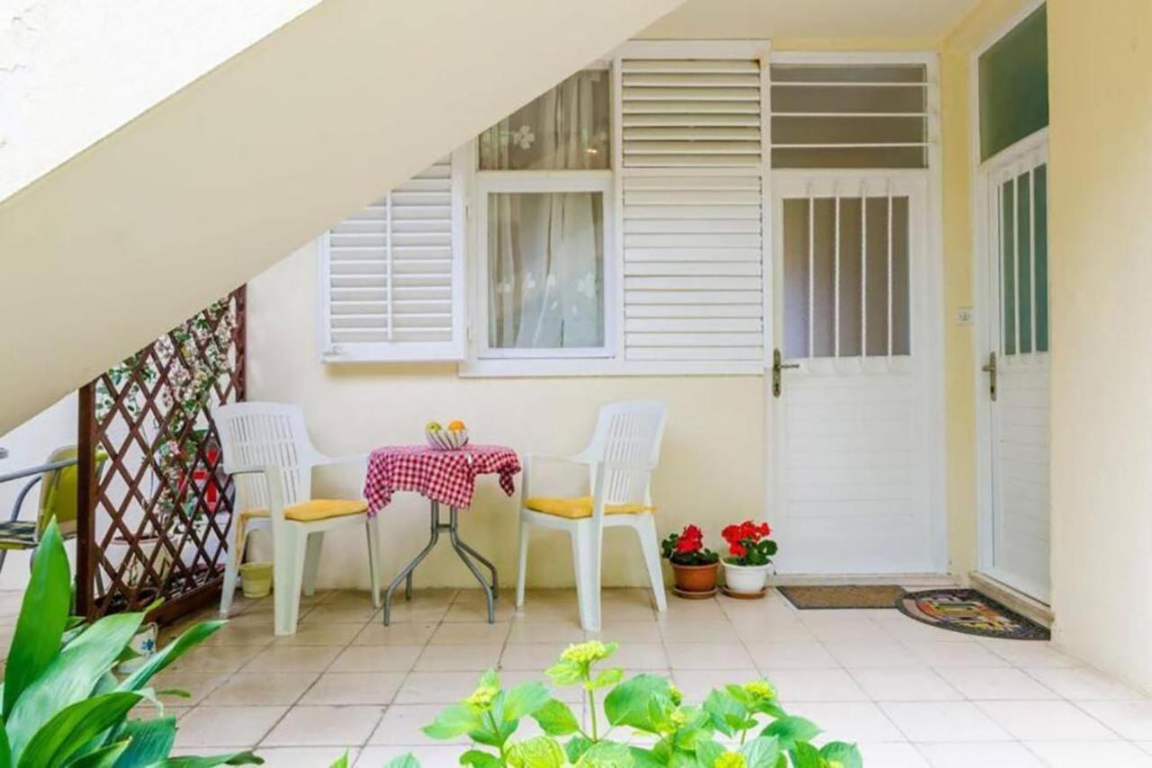 Dubrovnik: Quiet Corner Apartment *