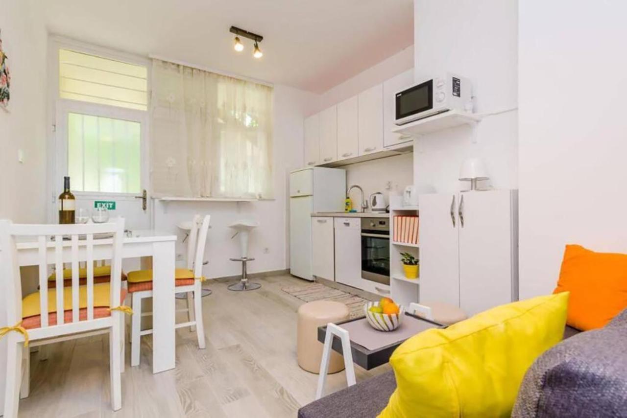 Dubrovnik: Quiet Corner Apartment *